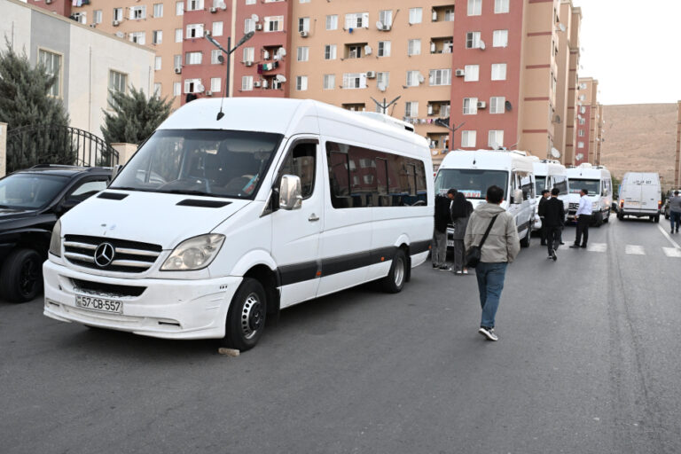 Növbəti köç karvanı Ağdamın Xıdırlı kəndinə çatıb, açarlar təqdim edilib – YENİLƏNİB