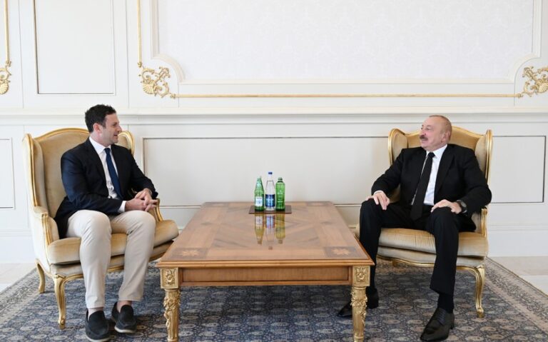 İlham Əliyev “The Goldman Sachs Group Inc.” şirkətinin qlobal məsələlər üzrə prezidentini qəbul edib – YENİLƏNİB