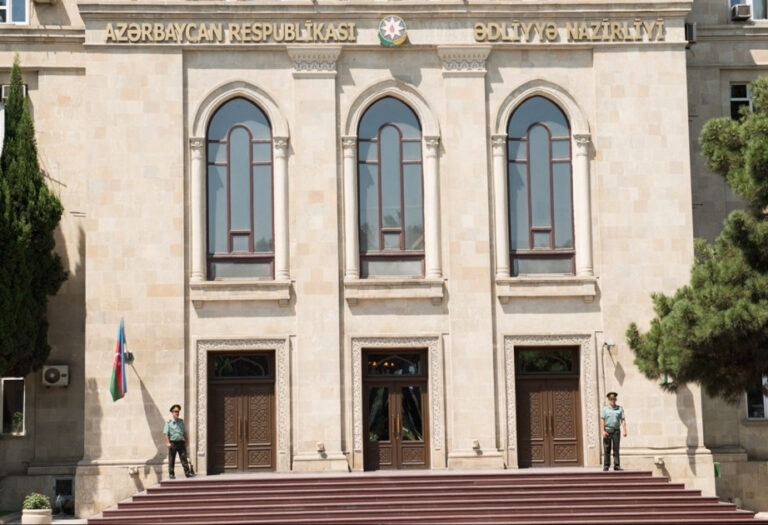 Ədliyyə Nazirliyinin çağrı mərkəzi ötən ay 12 min müraciəti cavablandırıb