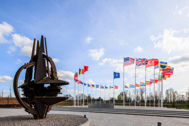 NATO Rusiyanı eskalasiyaya səbəb olan hərəkətlərə dərhal son qoymağa çağırıb