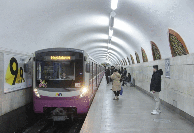 Bakı metrosunda problem – Qatarlar ləngiyir