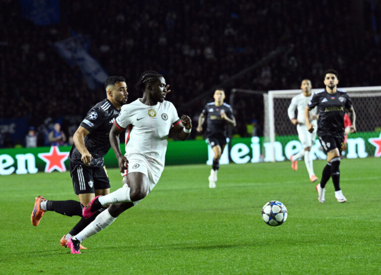 “The Times”: “Çelsi” rüsvay oldu, “Qarabağ” ingilis komandasından ilk xalını aldı