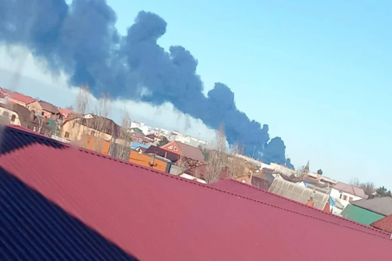 Ukrayna Britaniya raketləri ilə Rusiyada neft emalı zavoduna zərbə endirib, partlayışlar baş verib