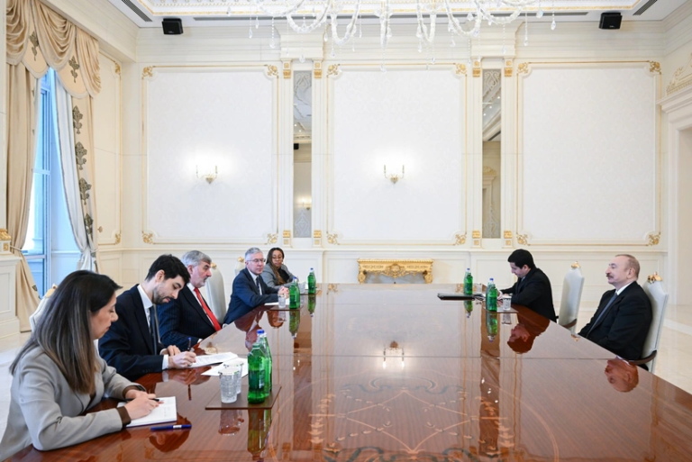 İlham Əliyev Böyük Britaniyanın Azərbaycan üzrə ticarət elçisini qəbul edib