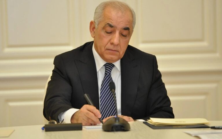 Baş nazir hüquqi şəxslərlə bağlı qərar imzaladı