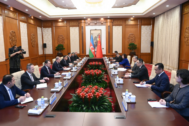 Ceyhun Bayramov Çin XİN rəhbəri ilə regional və beynəlxalq məsələləri müzakirə edib – YENİLƏNİB