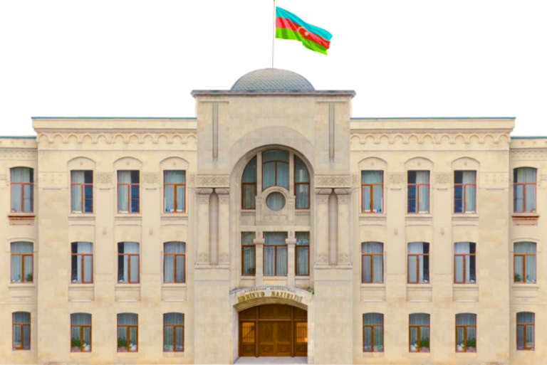 Səhiyyənin Təminat Mərkəzinin direktoru işdən çıxarılıb
