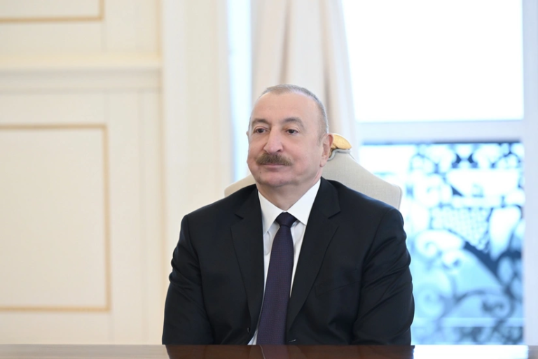 İlham Əliyev İranın müdafiə nazirinə: Azərbaycan bölgədə yaranmış vəziyyətdən narahatdır