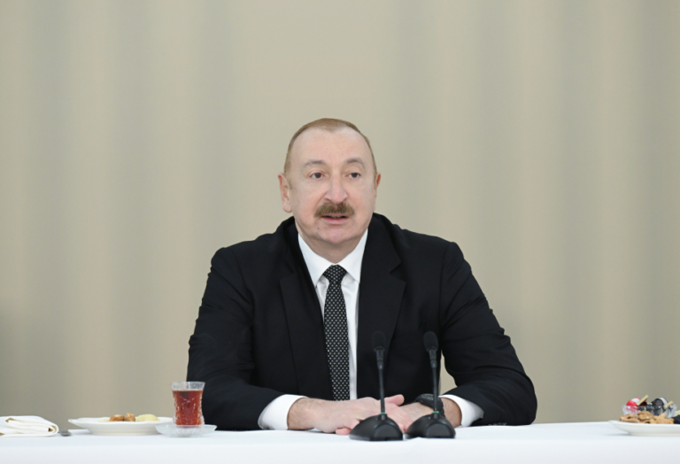 Prezident Dövlət Vergi Xidmətinin işçilərini təltif edib – SİYAHI