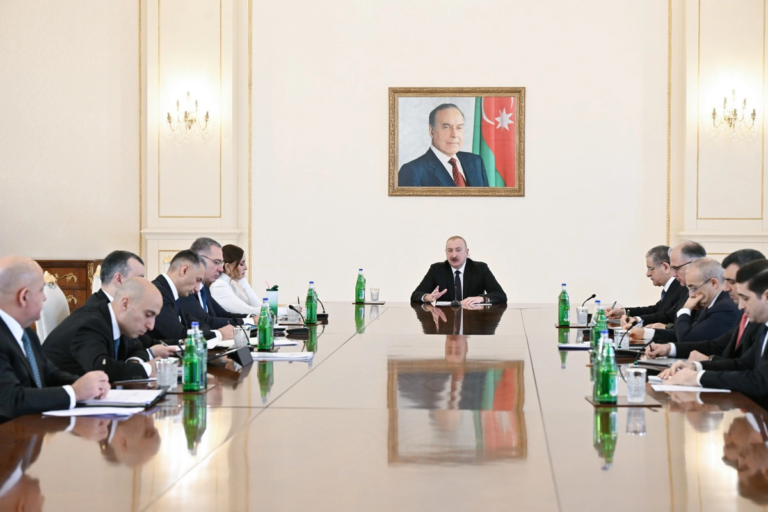 Prezidentin sədrliyi ilə “Azərbaycanın yeni rəqəmsal arxitekturası” sənədinə həsr olunmuş müşavirə keçirilib