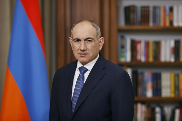 Paşinyan: Cənubi Qafqaz ölkələri öz təhlükəsizliklərinin qeydinə özləri qalmalıdır