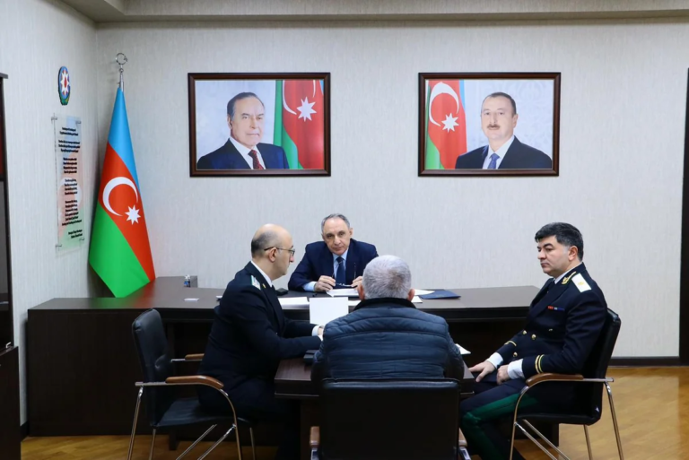 Kamran Əliyev Sabunçuda vətəndaşları qəbul edib