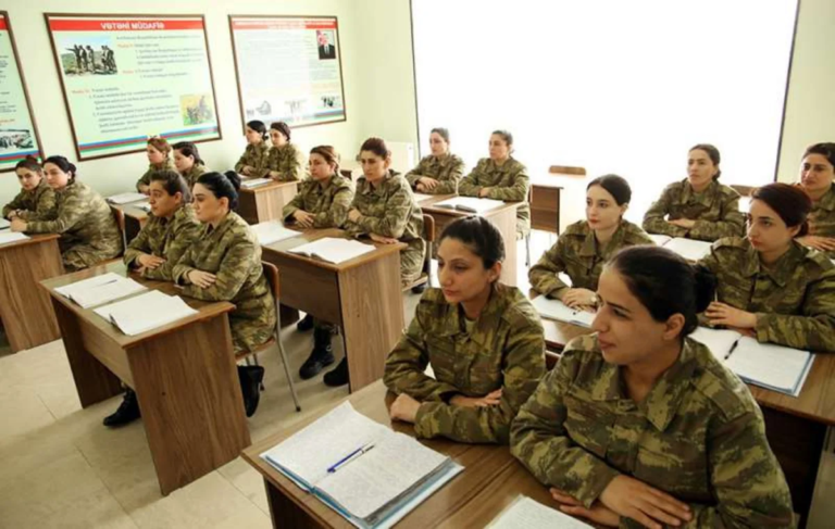 Qadın hərbçilər üçün MAXE müddətinin 3 ildən 6 ayadək azaldılması son oxunuşda qəbul edilib