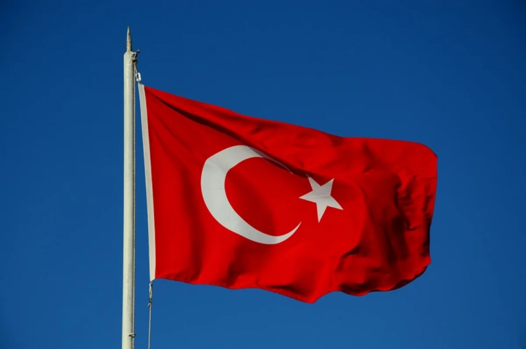 Harun Armağan: Türkiyə ABŞ və İran arasında mesajların ötürülməsində iştirak edir