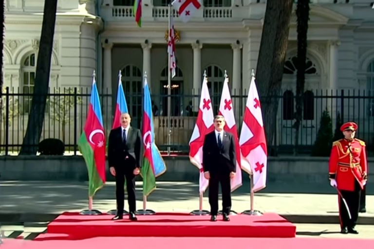Prezidentin Tbilisidə rəsmi qarşılanma mərasimi keçirilir 