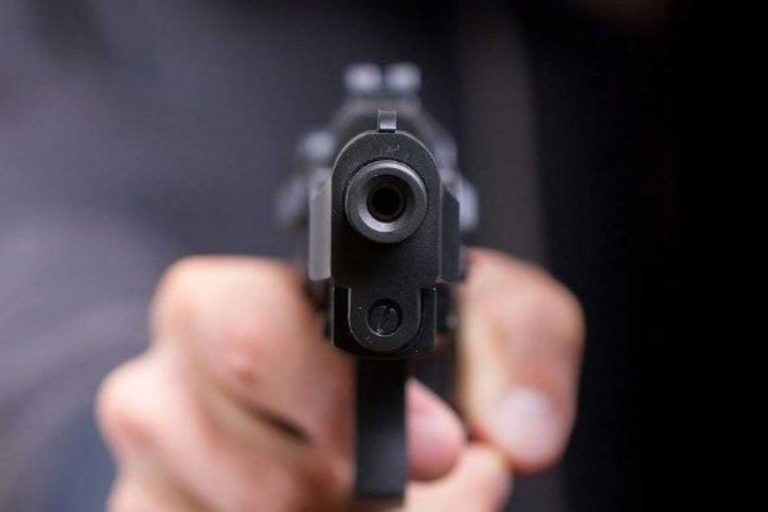 Rusiyada axtarışda olan şəxs polisləri güllələyib, ölən və yaralananlar var