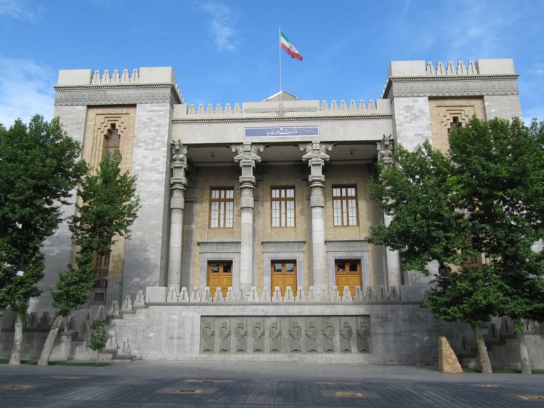 İran XİN iyunun 30-da Dohada ABŞ ilə məsləhətləşmələrə dair məlumatı təkzib edib