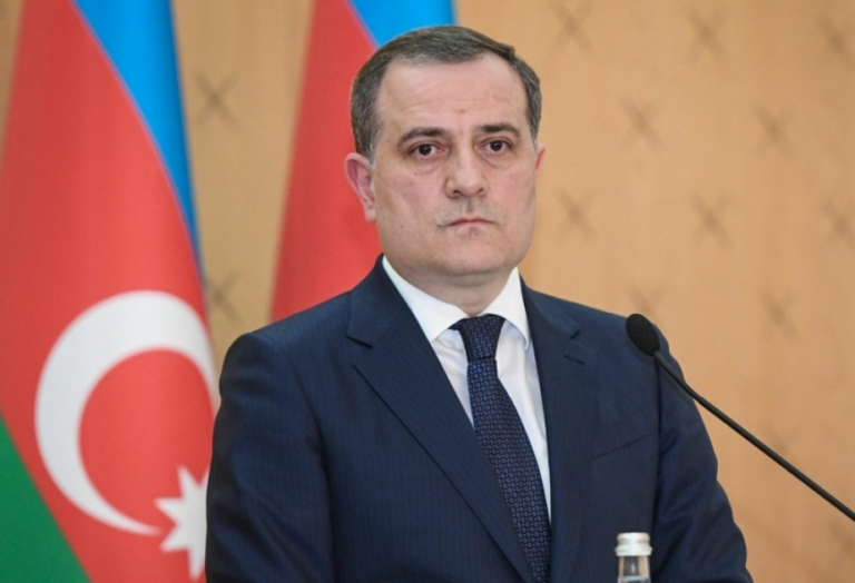 Ceyhun Bayramov: Bulvarın bəlli ərazilərində Xəzərdəki azalmaları aşkar görmək mümkündür