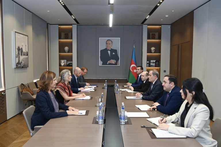 Ceyhun Bayramov Maqdalena Qrononu qəbul edib