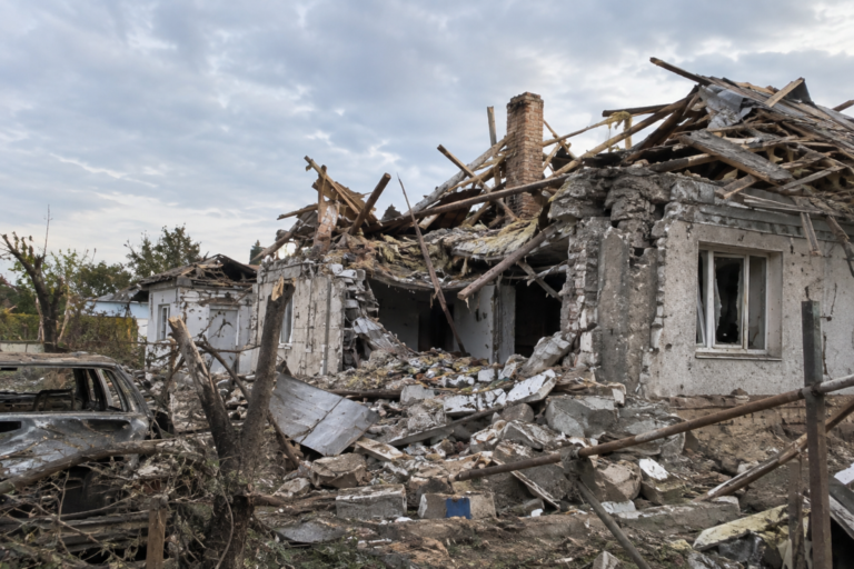 Rusiya ordusu Donetsk vilayətində qəsəbəni “Smerç” raketləri ilə vurub, ölənlər var